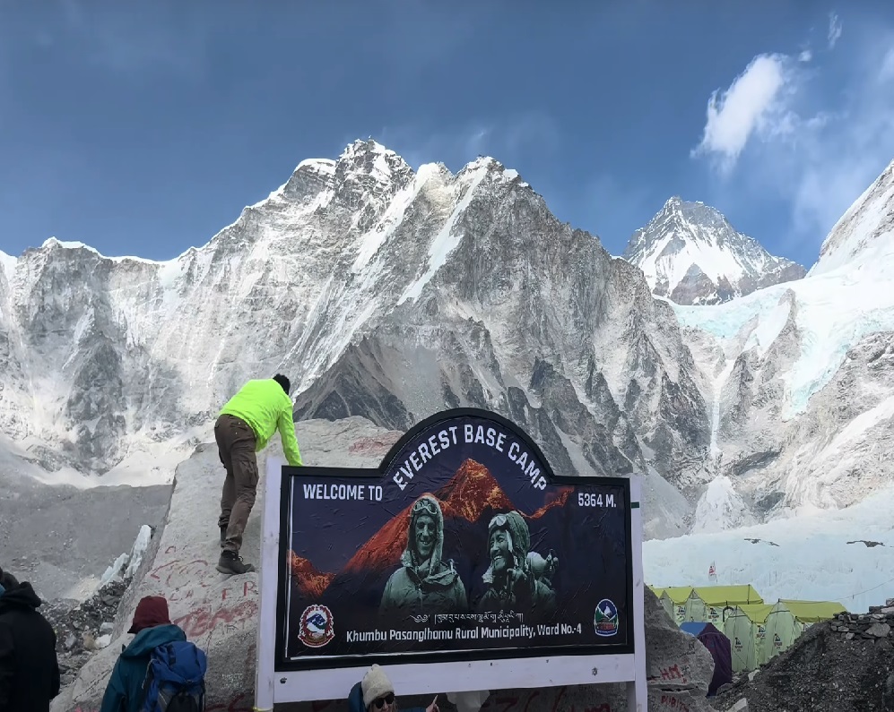 Everest Base Camp 